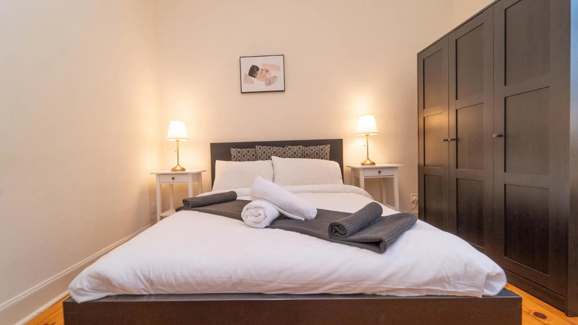 Large City Corner Apartment Edimburgo 0*,  Reino Unido
