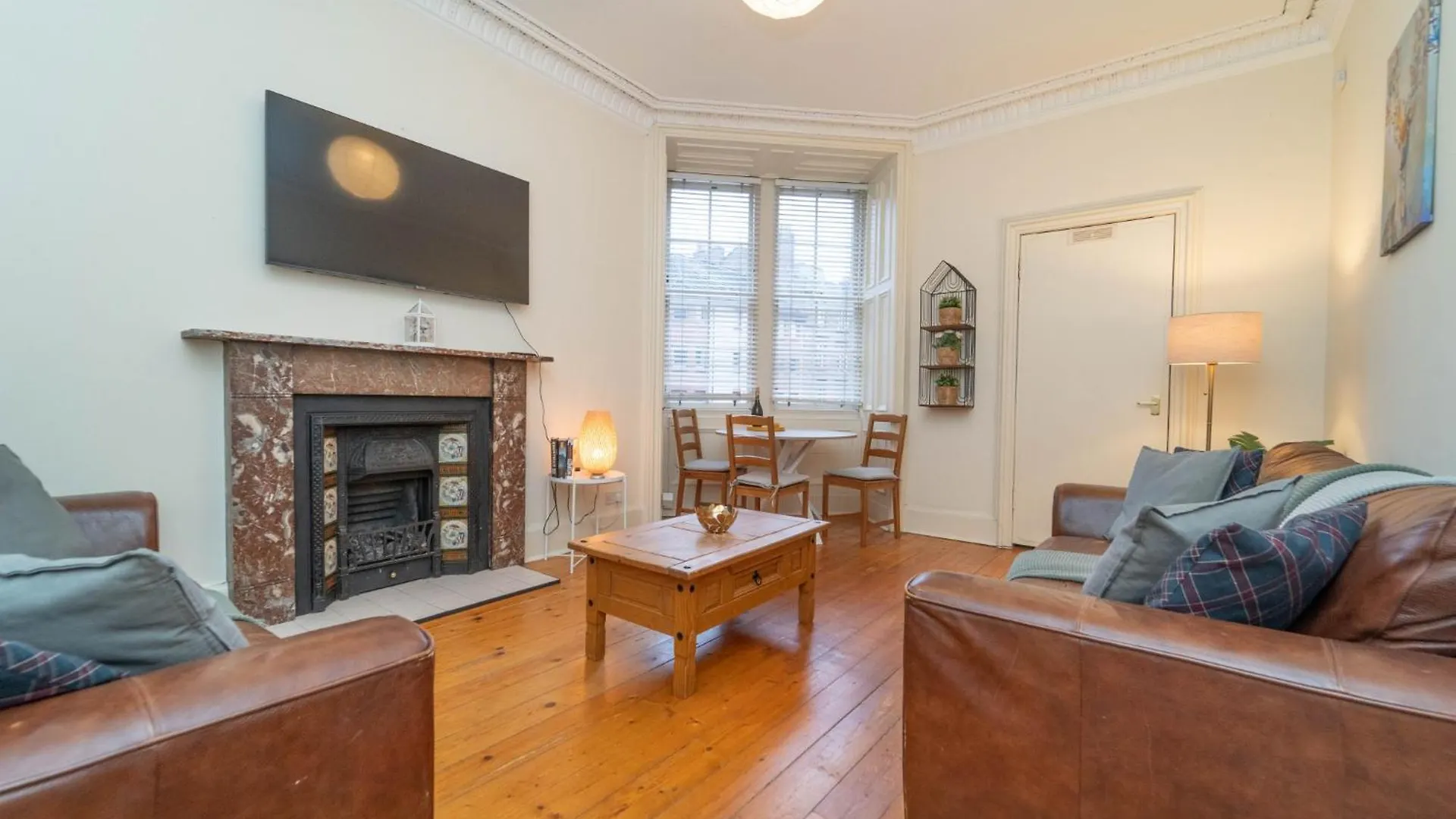 Large City Corner Apartment Edimburgo Reino Unido